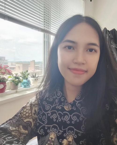 Intan Kumbayoni Selfie