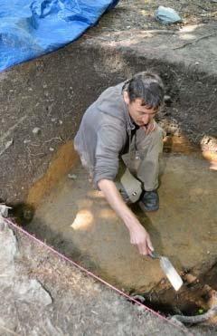 Archaeologists uncover town's past Archaeologists uncover town's past